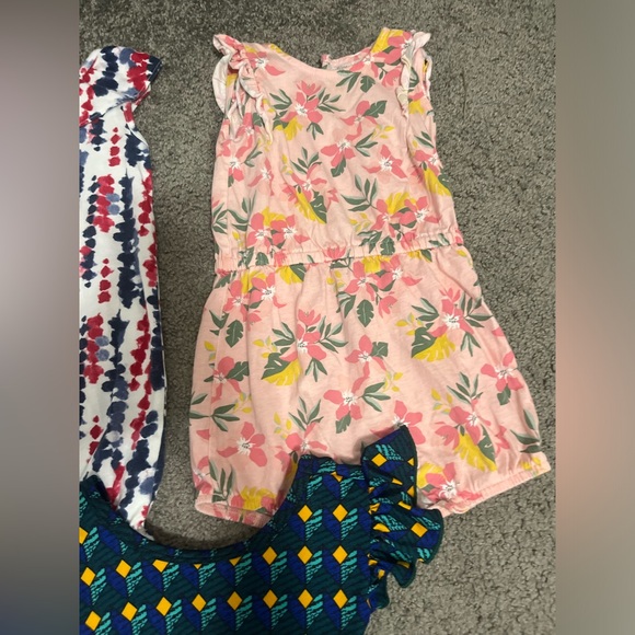 Set of five 2T summer dresses and rompers girl/toddler/Youth - Picture 5 of 7